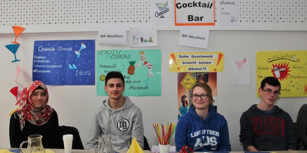 An dieser Cocktailbar gab es jede Menge gute Laune und leckere Getränke ohne Alkohol. Foto: Hannelore Nowacki