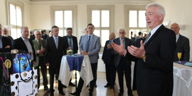 „Ich will mir alle Wünsche zu Herzen nehmen“ merkte Bürgermeister a. D. Alfons Haag in seiner Begrüßungsansprache an. Foto: Hannelore Nowacki