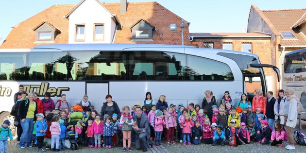 Hauptpreis des Malwettbewerbs der Kaiser Passage Worms für alle Kinder der Kindertagesstätte St. Michael in Hofheim – der Besuch des Kurpfalzparks Wachenheim. Foto: Hannelore Nowacki