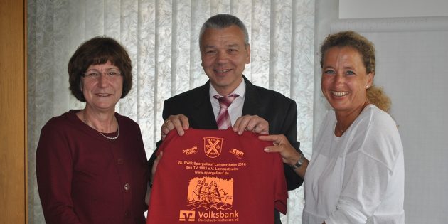 Läufer leuchten in bordeauxrot und neonorange
