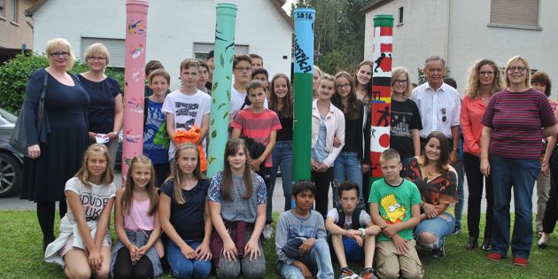 Kunst, die begeistert: Schüler der EKS gestalteten die Kunstinstallation in der Oberschultheiß-Schremser-Straße. Foto: Benjamin Kloos
