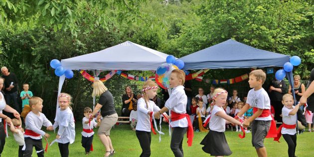 Tanzen machte Spaß – auch beim Zuschauen. Dieser polnische Tanz verlangte eine komplexe Choreografie. Foto: Hannelore Nowacki