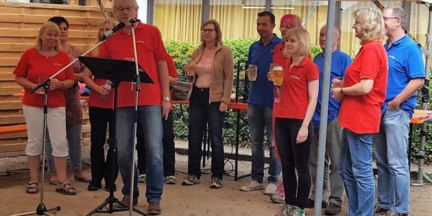 Bei der Hüttenfelder Kerwerede durfte auch der ein oder andere Seitenhieb auf Lampertheim nicht fehlen. Foto: ehr