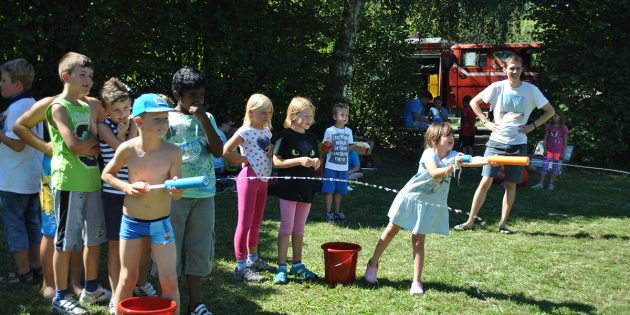 Die Ferienspielkinder hatten bei den heißen Temperaturen bei den Wasserspielen auf dem Gelände des Odenwaldklubs viel Spaß. Foto: Benjamin Kloos