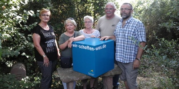Wollen der Karls-Ruhe zu neuem Glanz verhelfen: Mona Pfeiffer-Hartmann, Sigrid Breyer, die Ortsvorsteherin von Nordheim Renate Weißbrodt, Helmuth Bollig sowie das Mitglied im Ortsbeirat und Gärtnermeister Reimund Paul (alle SPD; v.l.). Foto: oh
