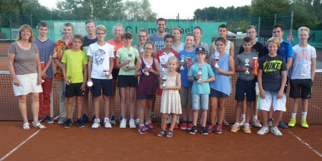 Überzeugten mit gutem Tennis: Die Sieger der Jugendclubmeisterschaften des TC Lampertheim. Foto: oh