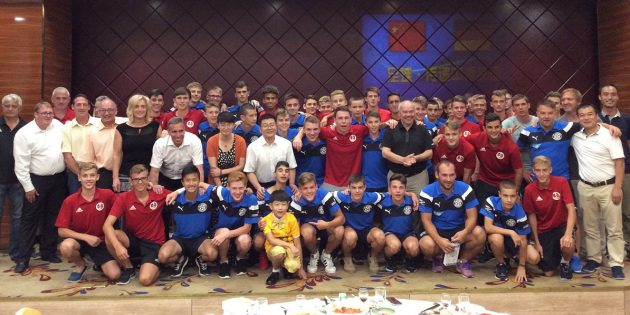 Die U16-Kurpfalzauswahl mit Spielern aus dem Nibelungenland verbrachte zwölf unvergessliche Tage in China – und kehrte voller positiver Erfahrungen und Erlebnisse aus Shenyang und Qingdao nach Deutschland zurück. Foto: oh