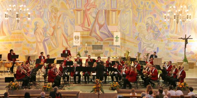 Stimmungsvolles Jahreskonzert in der Kirche Mariä Verkündigung – eine fast zweistündige Reise in weite Welt der vorwiegend geistlichen Musik. Foto:  Hannelore Nowacki