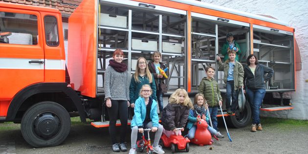 Noch ist es im Rohzustand, doch bald wird es gefüllt mit Spielsachen für Freude in den Straßen Lampertheims sorgen: Das neue Spielmobil. Foto: Benjamin Kloos