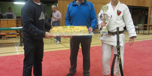 Beim Katana-Turnier des Judoverein Samurai heiß begehrt: Die Judo-Torte. Foto: oh