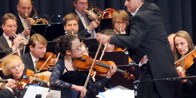 Jetzt schon an Weihnachten denken: Die „Starkenburg Philharmoniker“ kommen auch 2017 zum Neujahrskonzert nach Lampertheim, Karten sind eine gelungene Geschenkidee. Foto: oh