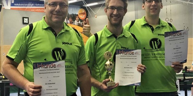 Stolze Sieger des Bezirkspokals: Bernd Hofmann, Heiko Möller und Robin Gumbel (v.l.). Foto: ehr