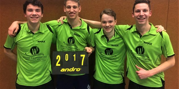 Die dritte Herrenmannschaft der SG Hüttenfeld sicherte sich mit einem 7:3-Auswärtssieg in Zwingenberg vorzeitig die Meisterschaft in der 3. Kreisklasse (v. l.): Martin Woschnitza, Florian Günther, Jonas Huber und Jonas Richter. Foto: ehr