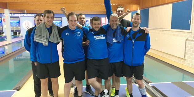 Große Freude: Die SG Lampertheim feiert den Vizetitel in der 2. Bundesliga. Foto: oh