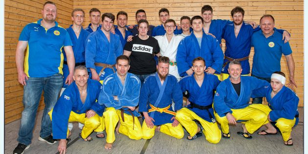 Coole Truppe: Die Kampfgemeinschaft JC Bürstadt-TG Rimbach bleiben ein weiteres Jahr in der Judo-Oberliga. Foto: Stephan Müller