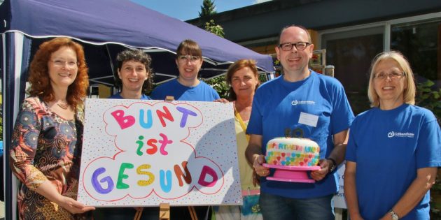 „Bunt ist gesund“ – sonniges Frühlingsfest mit vielen Besuchern