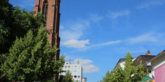 Die Organisation von Ereignissen wie das Spargelfest und Candlelight Shopping gehören bislang zu den Aufgaben des Stadtmarketings. Der neue Regiebetrieb soll bei Mitwirkung der Bürger Lampertheim als Marke bekannt machen. Foto: Hannelore Nowacki