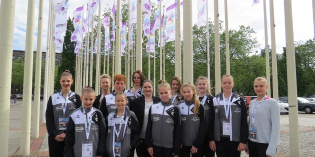 Die SVG Delegation und Teilnehmer der DM in Berlin beim Internationalen Deutschen Turnfest. Mit dabei die Hüttenfelderin Emily Neher (vorne links) mit ihrer Trainerin Diana Lay (rechts dahinter). Foto: oh