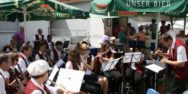Für den musikalischen Rahmen des Gemeindefestes sorgte die Katholische Kirchenmusik. Foto: Eva Wiegand
