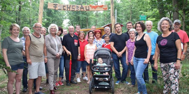 Information und Kommunikation in würziger Waldluft  - die SPD-Sommertour führte zu Fuß und mit dem Fahrrad in den städtischen Waldkindergarten. Foto: Hannelore Nowacki