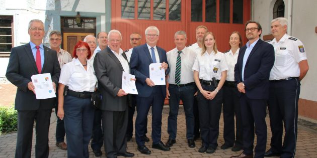 Die Unterzeichnung der Vereinbarung zur Einführung des Freiwilligen Polizeidienstes in Groß-Rohrheim war ein freudiger Anlass für alle Seiten, wie die Redner betonten. Foto: Hannelore Nowacki
