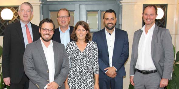 BVDA-Präsident Alexander Lenders, stellv. BVDA-Geschäftsführer Sebastian Schaeffer, Vize-Präsident des BVDA, Michael Rausch, Geschäftsführerin von delta MARKTFORSCHUNG, Johanna Hettler, Dr. Jochen Kühn, Marketingleiter bei Pascoe Naturmedizin, und BVDA-Geschäftsführer Dr. Jörg Eggers (von links). Foto: BVDA