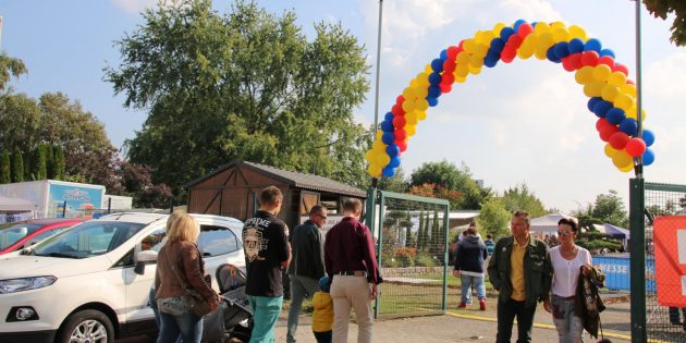 Bei schönstem Spätsommerwetter strömten die Besucher am Samstag zur Messe in und an der TSG-Halle in der Gartenstraße. Foto: Hannelore Nowacki