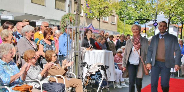 Zum Kerwevergnügen gehörte die Modenschau bei Horlé. Foto: Hannelore Nowacki