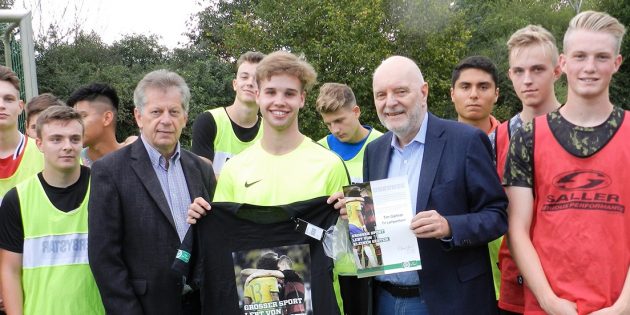 Jugendspieler als Vorbild für Profis