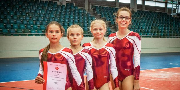 Erstmals hatte sich eine Mannschaft des TV Lampertheim für den Regionalentscheid qualifiziert: Alexia Poubouridis, Leonie Langner, Sydney Wennemede und Evelyn Graf (von links) sicherten sich in Rüsselsheim Platz vier. Foto: Jens Wennemede