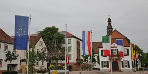 Lampertheim blüht finanziell auf – auch der neue Haushaltsplan-Entwurf 2018 weist einen Überschuss auf. Erster Stadtrat Jens Klingler meldet „sprudelnde“ Steuereinnahmen. Archivfoto: Hannelore Nowacki