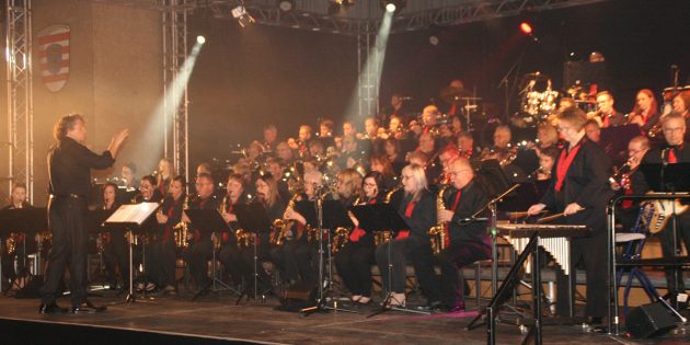 Die Brass Band Biblis & Friends gestalteten  in der ausverkauften Riedhalle zwei brillante Konzerte. Foto: Eva Wiegand