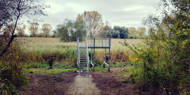 Die neu errichtet Aussichtsplattform Rallengraben aus Stahl ersetzt die im Frühjahr 2017 abgebrannte Plattform – am 28. Oktober wird diese eingeweiht. Foto: Benjamin Kloos