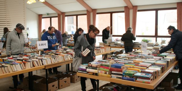 Der Bücherflohmarkt ist derzeit die wichtigste Aktivität des Fördervereins der Martin-Luther-Gemeinde – und erfreut sich dabei größter Beliebtheit. Archivfoto: TIP-Verlag