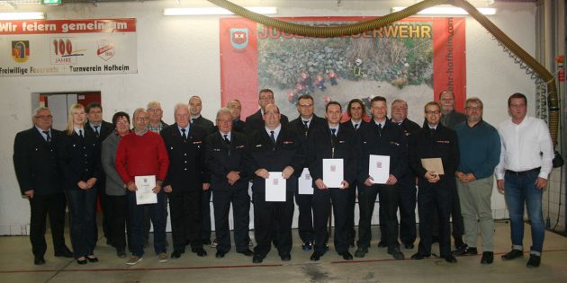 Die Feuerwehr Hofheim ehrte wieder zahlreiche Jubilare aus der Einsatzabteilung und des Feuerwehrvereins. Foto: Eva Wiegand