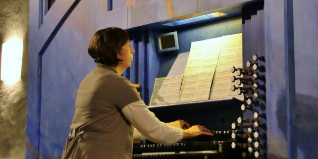 Ein großes Erlebnis war das 1. Lampertheimer Orgelwunschkonzert mit Heike Ittmann, das nach Meinung vieler Konzertbesucher gerne fortgesetzt werden kann. Foto: Hannelore Nowacki
