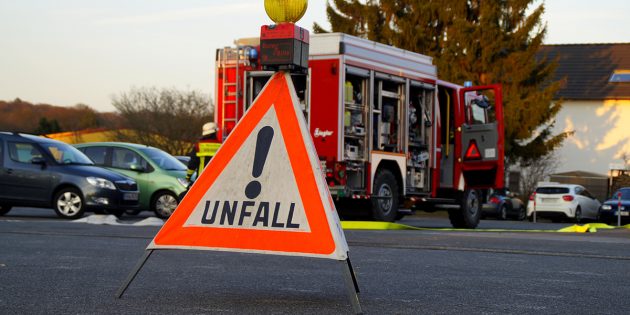 Mit wenigen Vorkehrungen lässt sich das Unfall-Risiko im Straßenverkehr deutlich verringern – dies verdeutlichen Rettungskräfte am Mittwoch im Rahmen des Präventionsprojekt „SchleuderDrama“ für 11. Klassen der Elisabeth-Selbert-Schule. Foto: pixabay.com