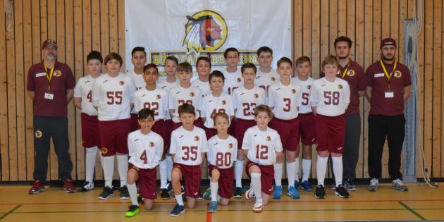 Die erfolgreiche U13-Mannschaft mit Rafaiel Margaritis, Gianluca Messina, Nick Schultheis, Philipp Leonhardt, Yannik Leonhardt, Maximilian Emig, Jonas Klos, Marc Harder, Leon Gerhard, Henri Thiel, Jannik Klos, Melvin Gallei, Lukas Floch, Noah Thiel, Sebastian Werz, Robin Gutberlet, Leon Sternheimer und Silvan Schikho. Trainiert werden sie von Christian Steffan, Bernd Fengel, Lukas Brems und René Aumann. Foto: oh