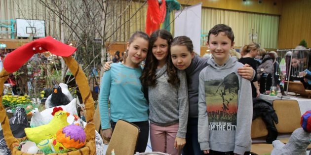 Ei, Hase und Huhn künstlerisch im Stimmungshoch