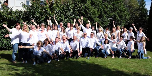 Der Chor Joyful hat mit dem hr4-Team den Song „Sweet Dreams“ aufgenommen. Um den  Traum vom Sieg beim Hessentag in Korbach Wirklichkeit werden zu lassen, können alle bei der Online-Abstimmung am 17. Mai mitmachen, am besten so oft wie möglich, meint auch der hr4. Foto: oh