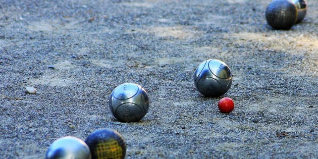 Der Seniorenbeirat möchte mit Boule ein neues attraktives Angebot im Stadtpark ermöglichen. Foto: pixabay.com