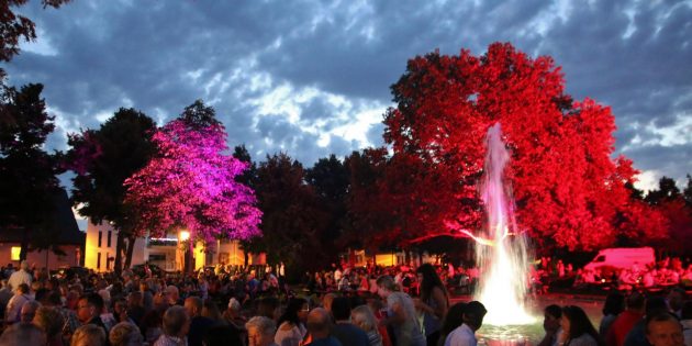 Magie der Farben mit Musik und heiterer Stimmung