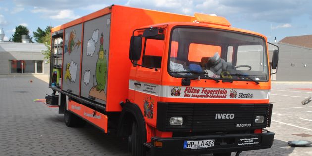 Gibt Langeweile keine Chance: Das Spielmobil Flitze Feuerstein der Jugendförderung Lampertheim. Foto: Benjamin Kloos