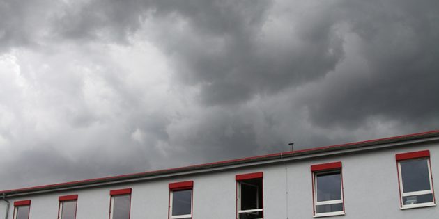 Vielerorts in Deutschland kommt es momentan zu starken Gewittern und Unwettern. Hier die Wolkendecke am 9. August 2018 über der DRK Rettungswache in Heppenheim. Foto: DRK/Tim Bunscheit