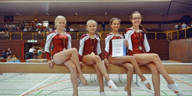Strahlende Sieger (v.l.): Sydney Wennemede, Leonie Langner, Alexia Poubouridis und Evelyn Graf. Foto: Jacqueline Fouquet 