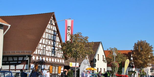 Das Heimatmuseum mit der Oldtimer-Ausstellung der Freunde historischer Fahrzeuge Lampertheim war am Samstag und Sonntag Ziel vieler Besucher aus nah und fern. Foto: Hannelore Nowacki