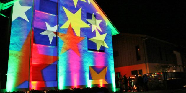 Die Magie des Lichts ist bei der Illumination am 30. November in der Schubertstraße 6 zu erleben. Archivfoto: Hannelore Nowacki
