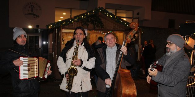 Howwemer Weihnachtsmarkt kommt prima an