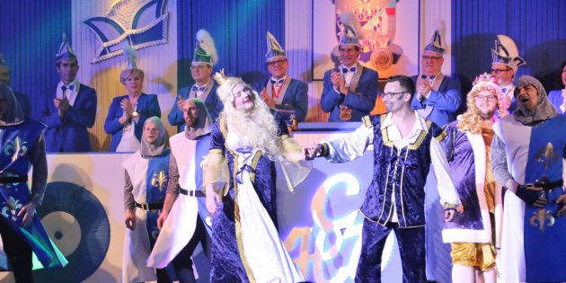 Fünf-Stunden-Programm mit tänzerischem Glanz und Amüsement 