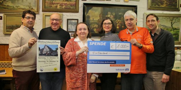 Allseits Freude über die Spende für einen guten Zweck: Dieter Götz (von links), Lothar Lauseker, Imke Asmus, Monika Horneff, Stefan Weis und Sascha Hartnagel Foto: Hannelore Nowacki